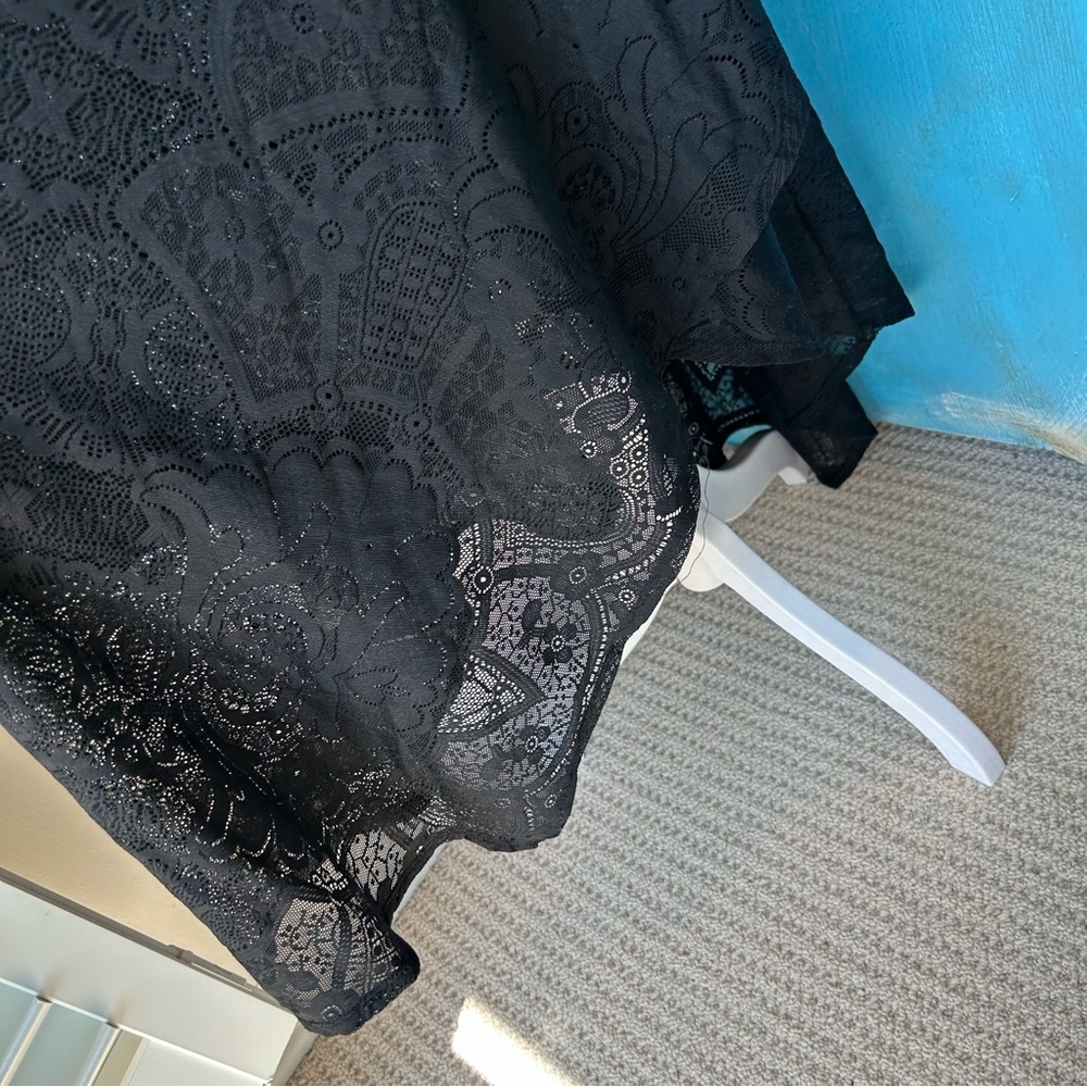 BCBGMAXAZRIA Demi Cold-Shoulder Lace Midi Dress - Picture 5 of 12